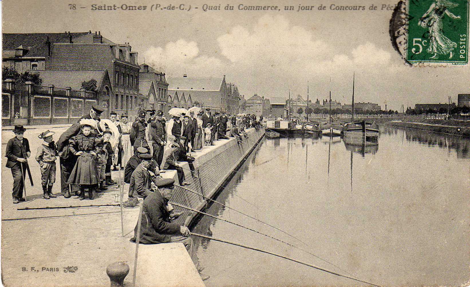 Commerce (quai du) (a)Il y a du monde sur le quai Carte postale