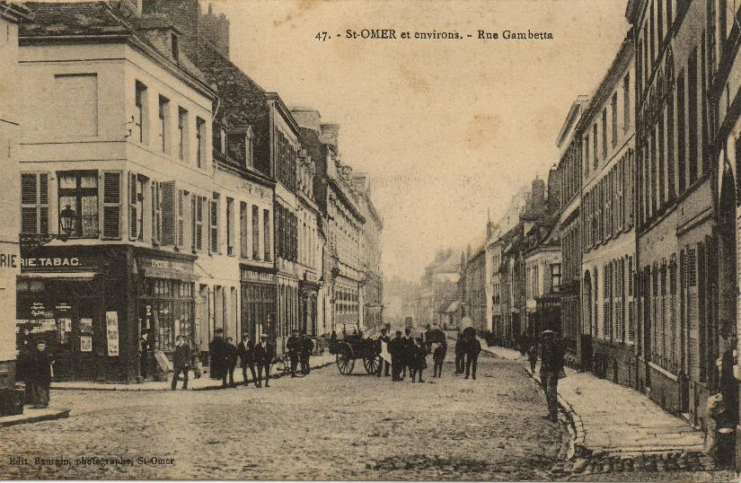 (b)- Vue vers la bibliothèque