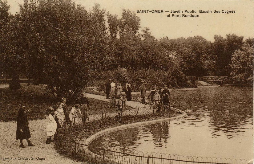 (q)- Au bord de l'eau