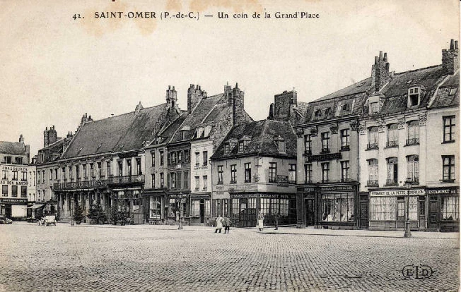 (r)- Encore un coin de la place