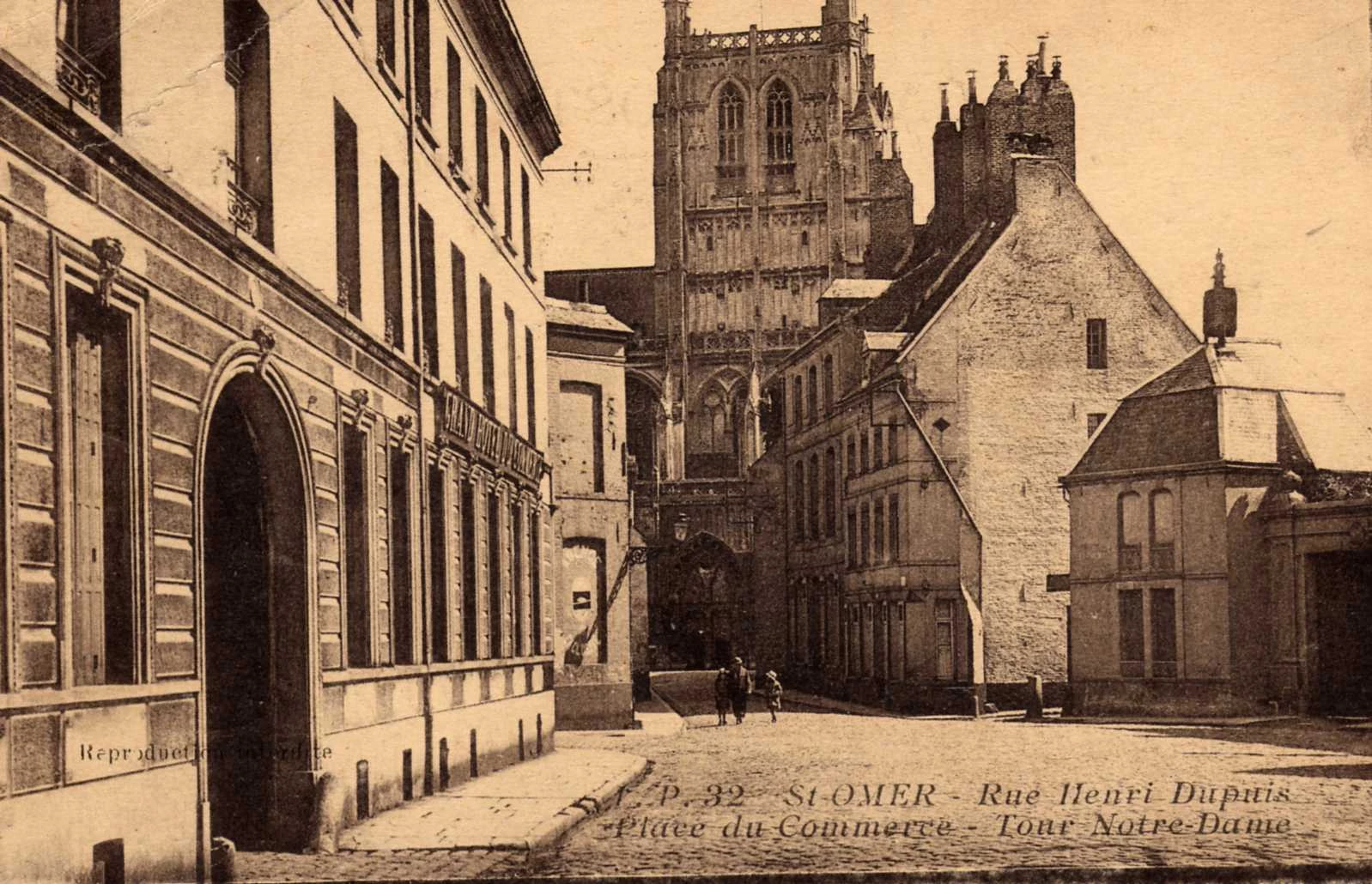(b)-Vue sur la cathédrale