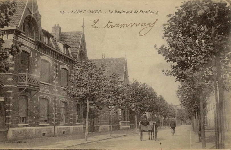 (i)- Le long du boulevard