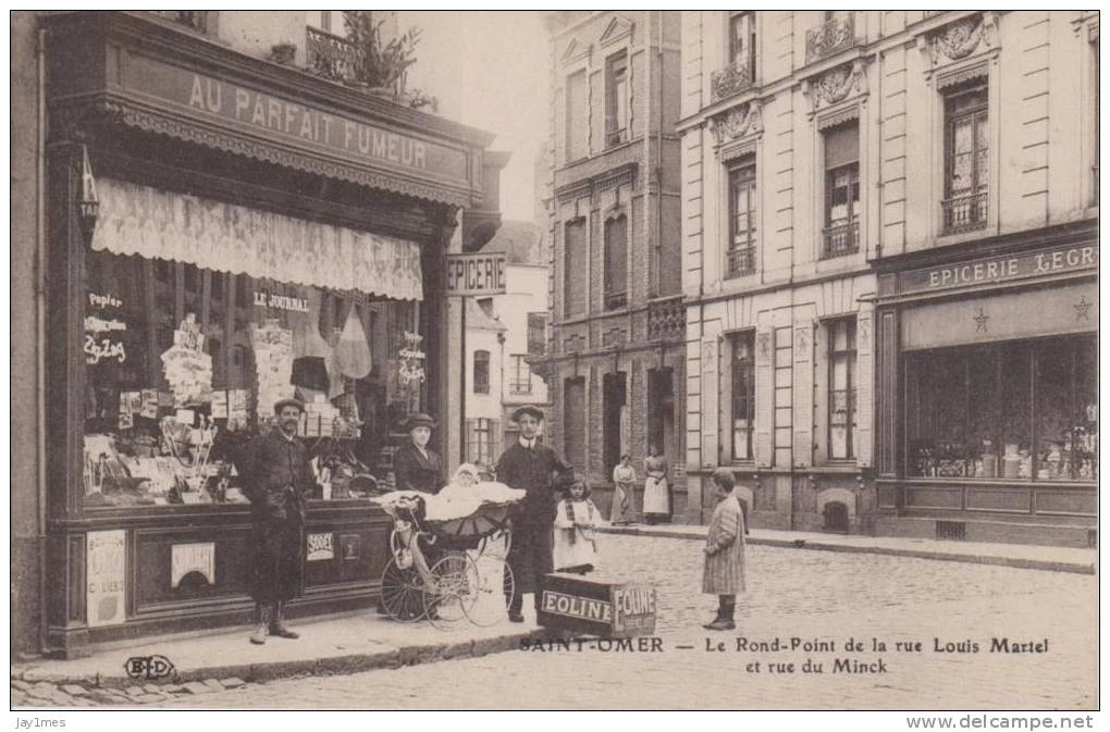 (a) Le coin de la rue