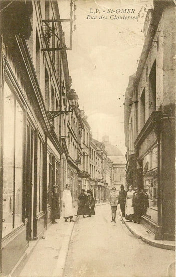 (f)- Une rue pour les piétons