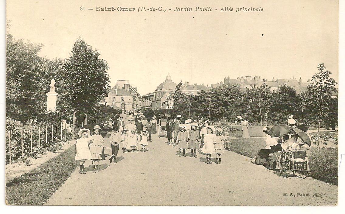 Aux beaux jours,il y a du monde au jardin public