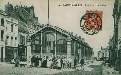 On peut admirer sur cette vue le bâtiment et se rendre compte de ses dimensions, il occupait une bonne partie de la place.