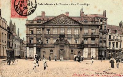 On aperçoit au centre de la carte la fontaine qui fut construite en 1757,elle possédait à l'époque le plus grand réservoir d'eau de la ville. 